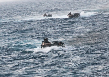 26th MEU conducts splash and recovery operations
