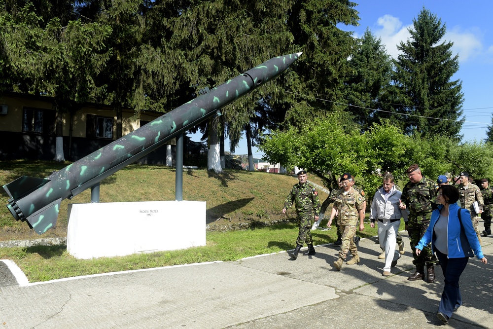 Romanian minister of national defense visits Trident Joust