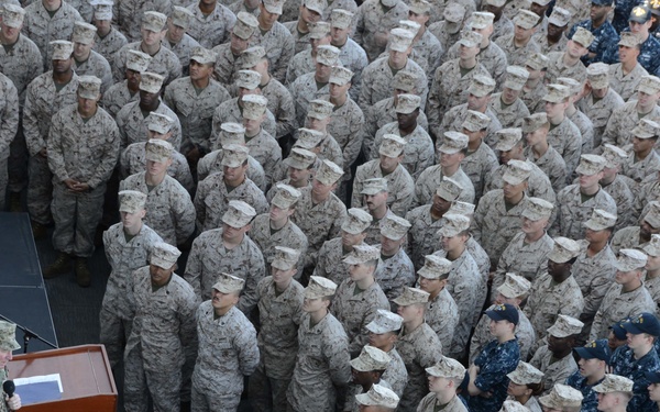 US Naval Forces Central Command commander visits USS Iwo Jima