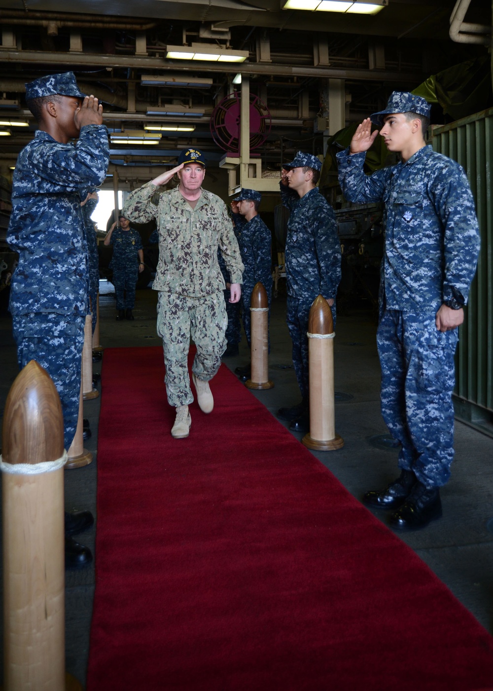 US Naval Forces Central Command commander visits USS Iwo Jima