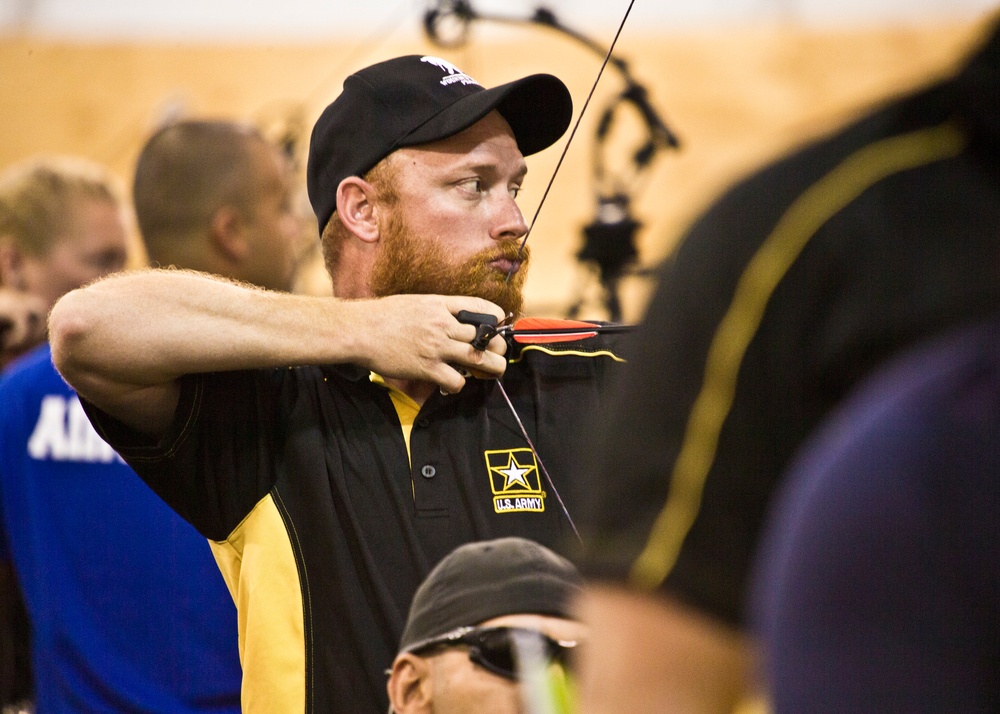 Team Army 'tows the line' during 2015 DOD Warrior Games archery