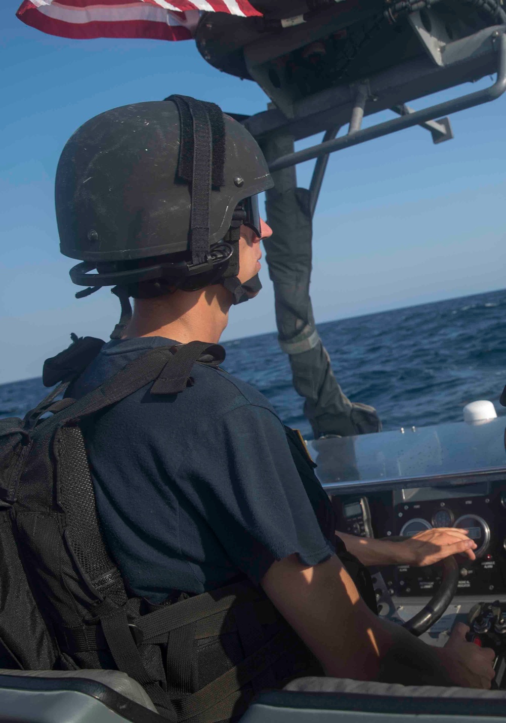 USS Arlington's VBSS team takes to the water