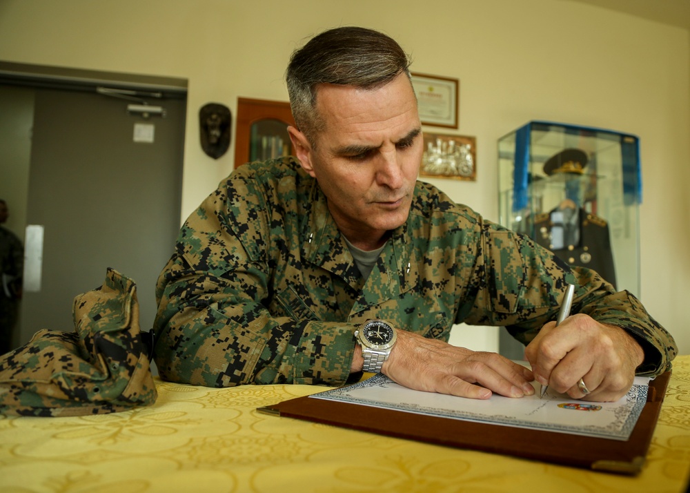 U.S. Marine Corps Forces, Pacific, deputy commanding general visits Peacekeeping Ops Center