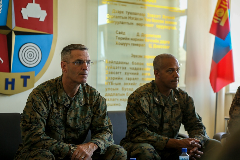 U.S. Marine Corps Forces, Pacific, deputy commanding general visits Peacekeeping Ops Center