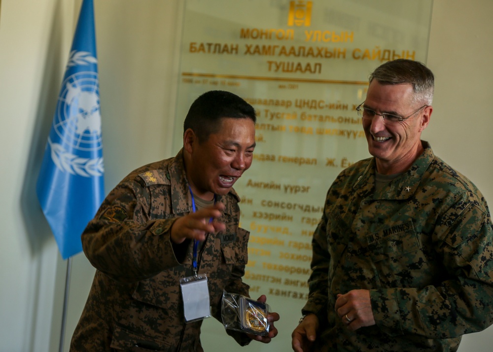 U.S. Marine Corps Forces, Pacific, deputy commanding general visits Peacekeeping Ops Center