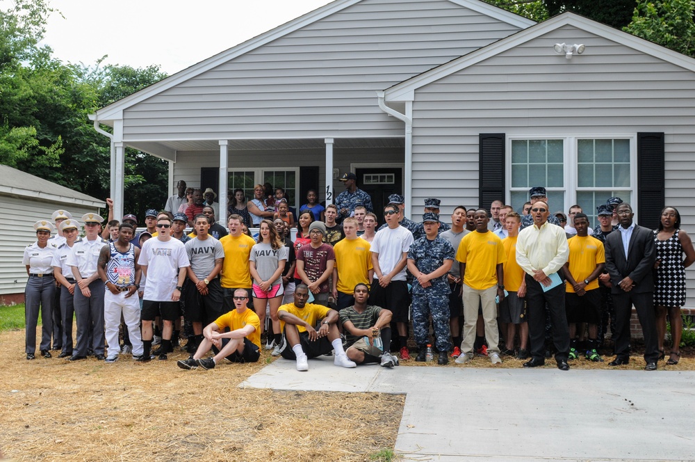 Lincoln Sailors help Habitat for Humanity