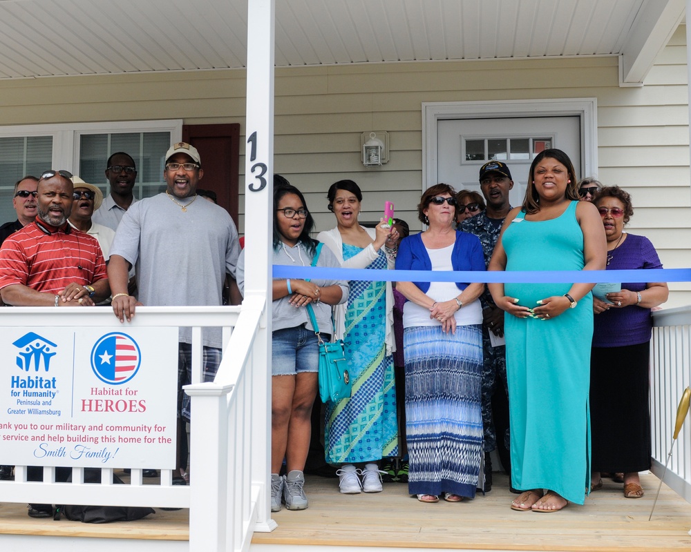 Lincoln Sailors help Habitat for Humanity