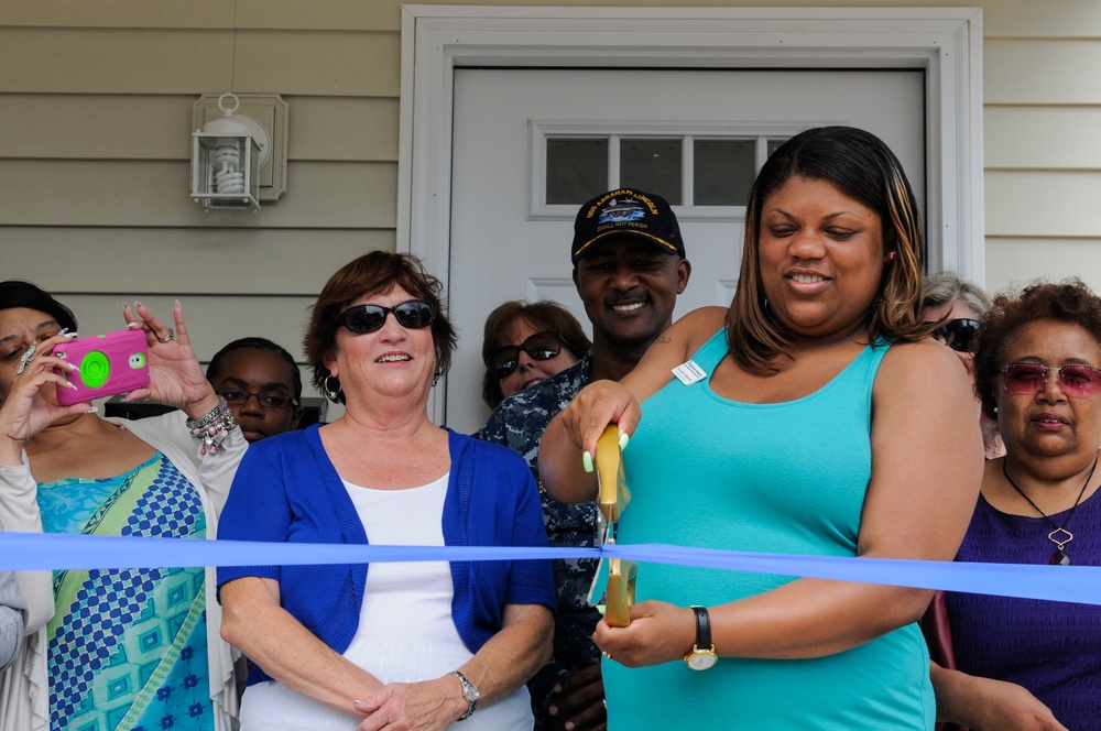 Lincoln Sailors help Habitat for Humanity