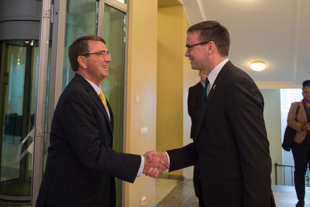 Secretary of defense visits Estonia