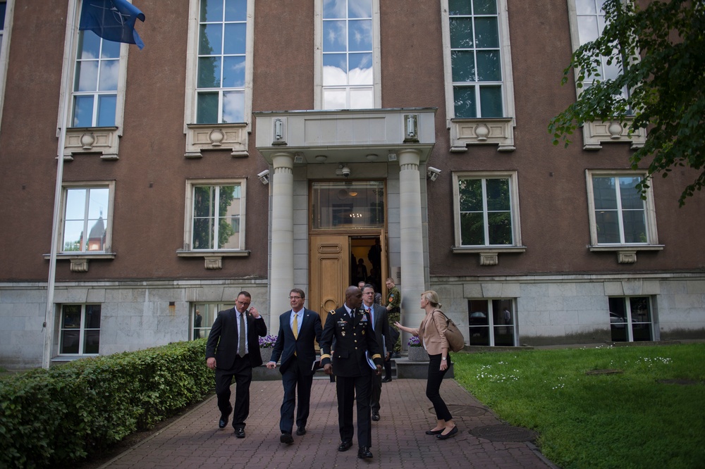Secretary of defense visits Estonia