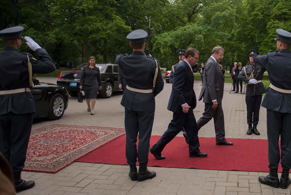Secretary of defense visits Estonia