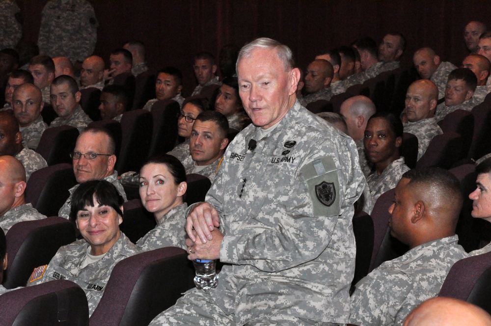 Chairman hosts town halls with Fort Hood troops, families