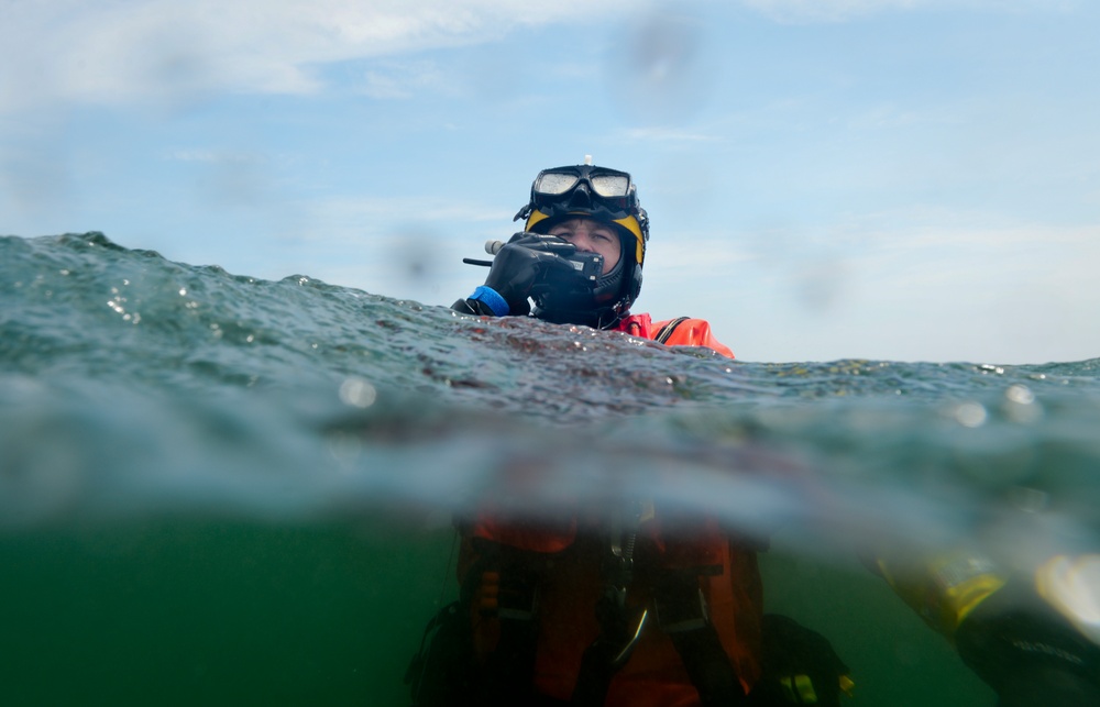 Coast Guard conducts hoist training in Cape Cod Bay