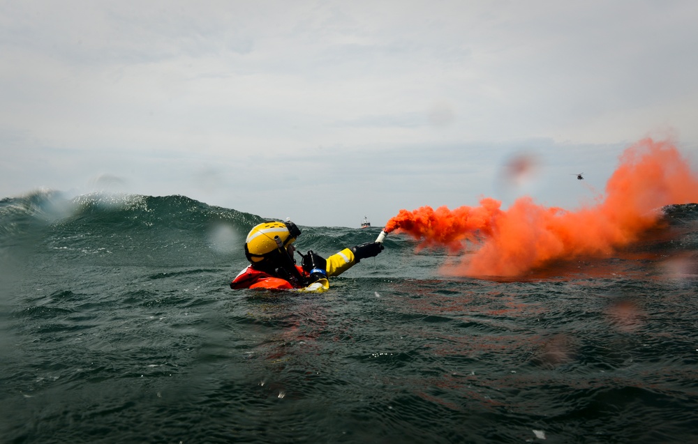 Coast Guard conducts hoist training in Cape Cod Bay