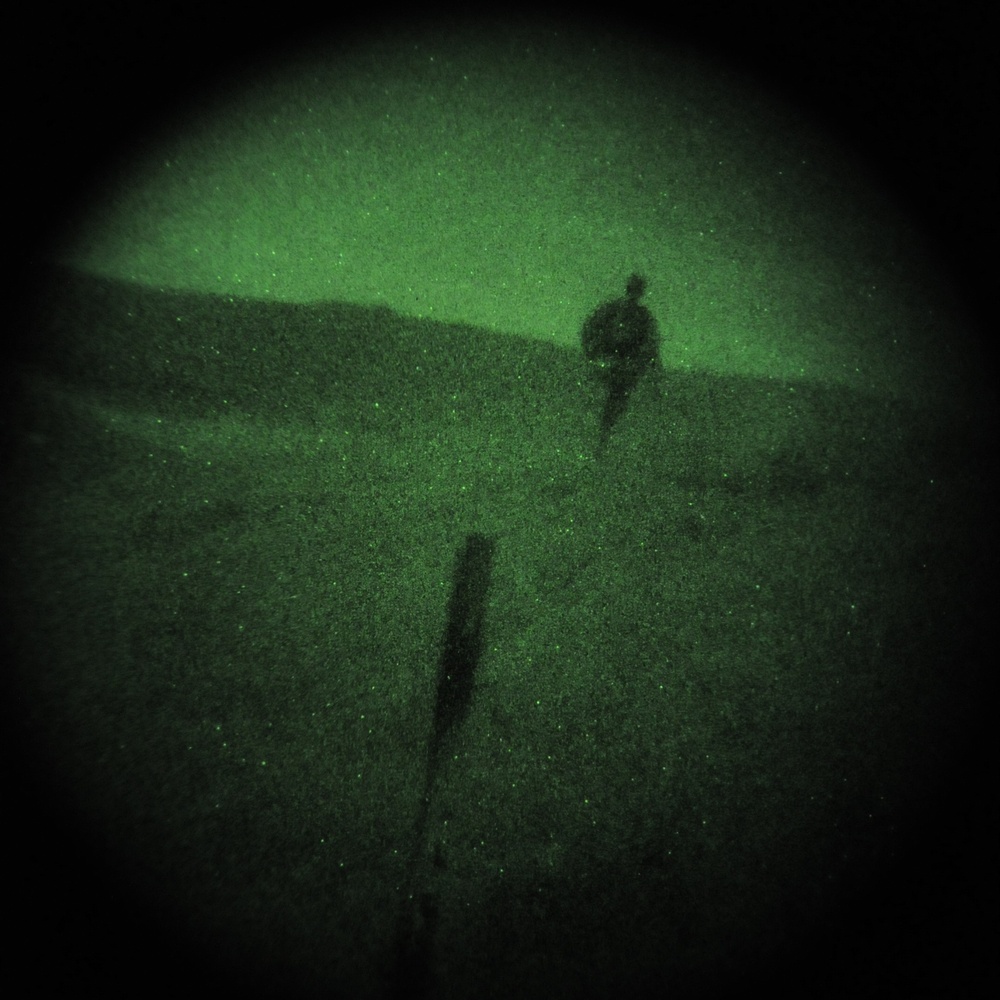 Soldiers, NCOs prove they aren’t afraid of the dark during the 2015 ARNG Best Warrior Competition