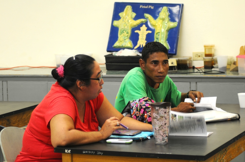 Pacific Partnership veterinarians train citizens