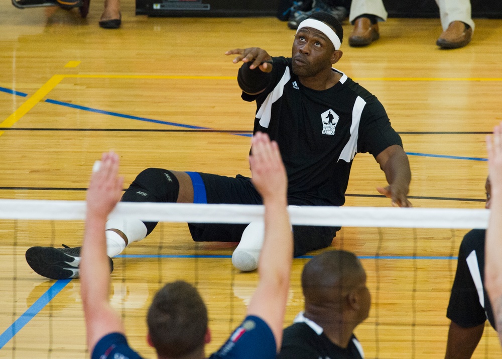 Team Army dominates sitting volleyball during 2015 DoD Warrior Games