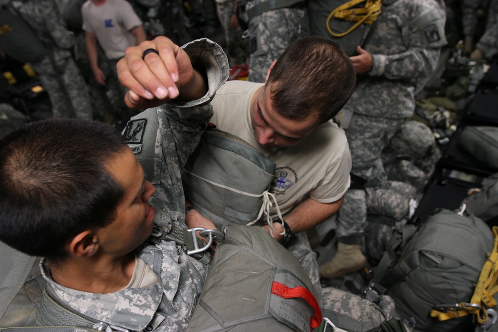 Joint Forcible Entry-Vulnerability validates airborne communication capabilities