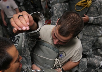 Joint Forcible Entry-Vulnerability validates airborne communication capabilities