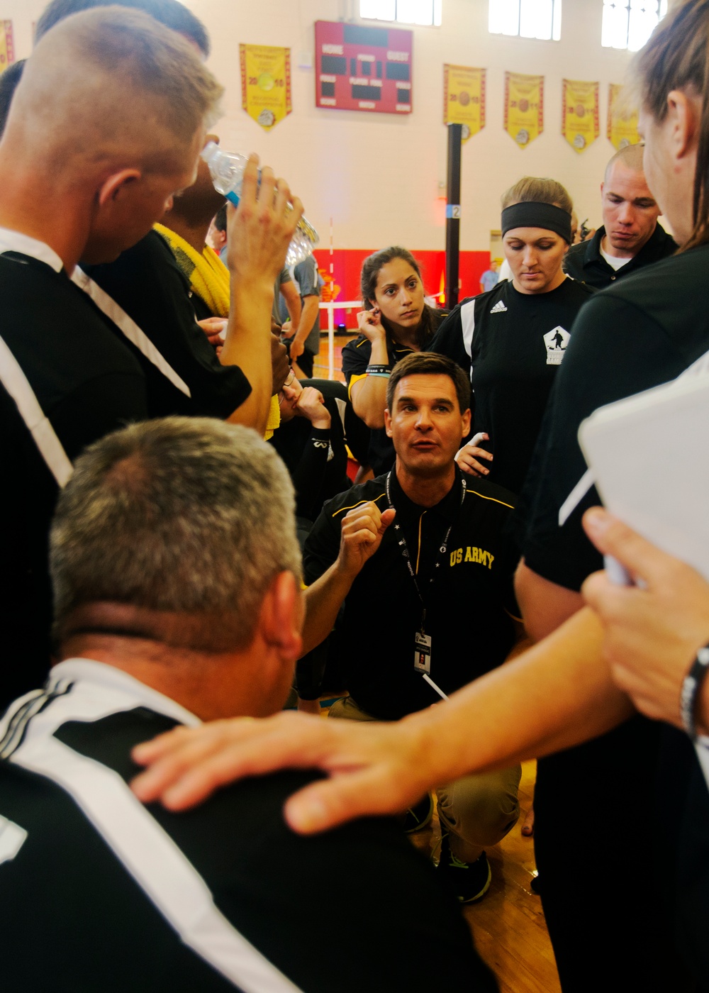 Team Army dominates sitting volleyball during 2015 DoD Warrior Games