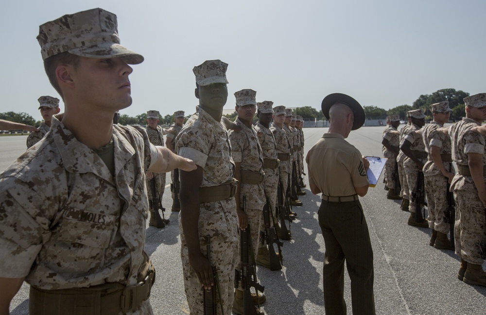 Marine recruits drill into final training days