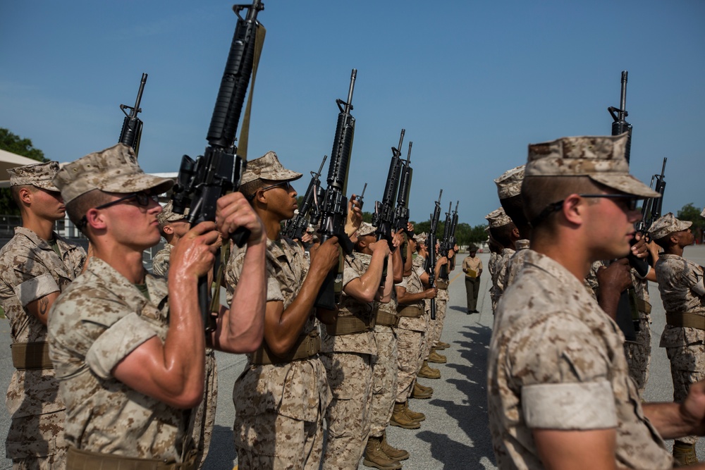 Marine recruits drill into final training days