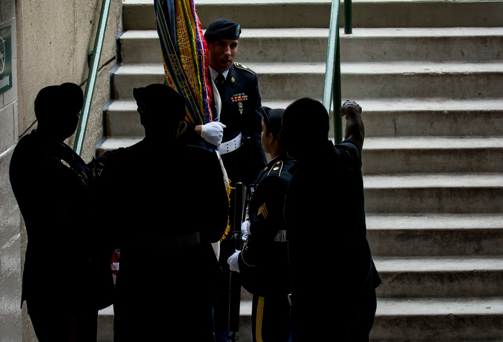Army Reserve presents colors at Wrigley Field