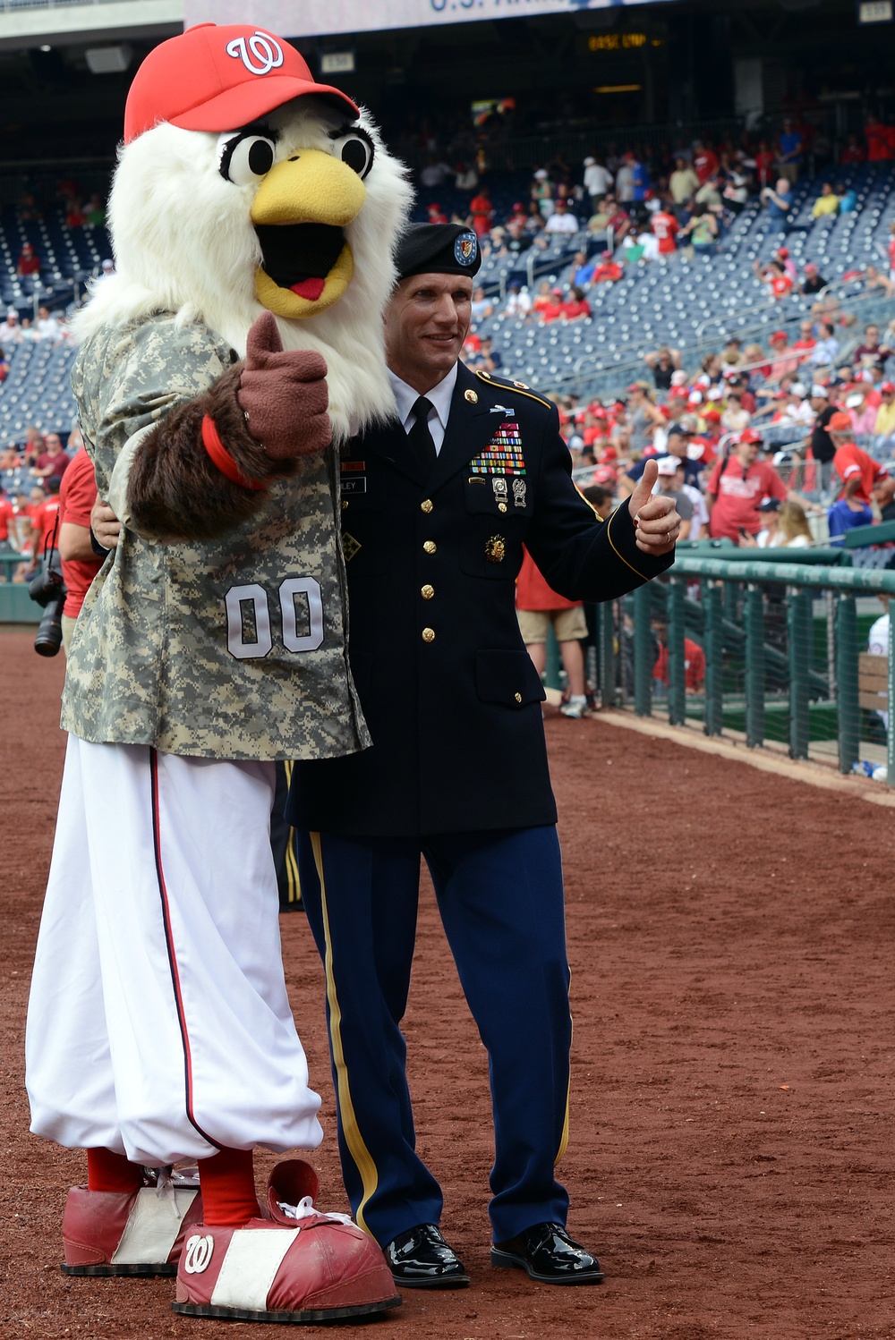 Army honored at Washington Nationals MLB game