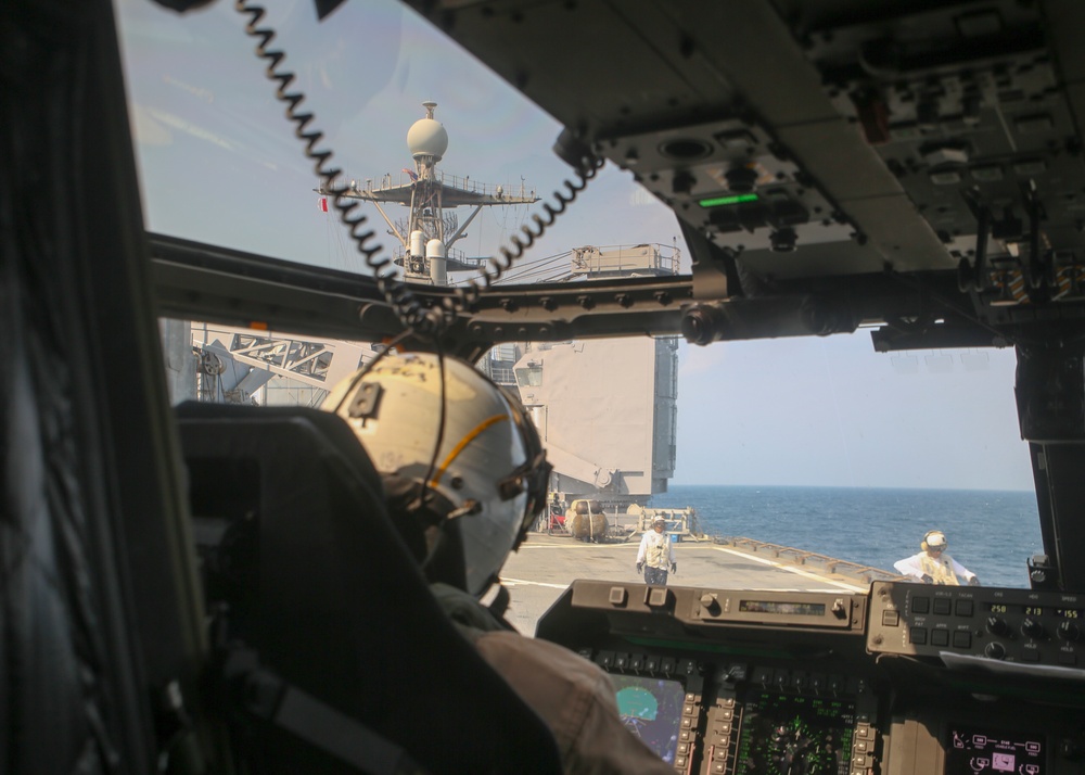Ship-to-shore, VMM-263 supports 1/8 amphibious assault exercise