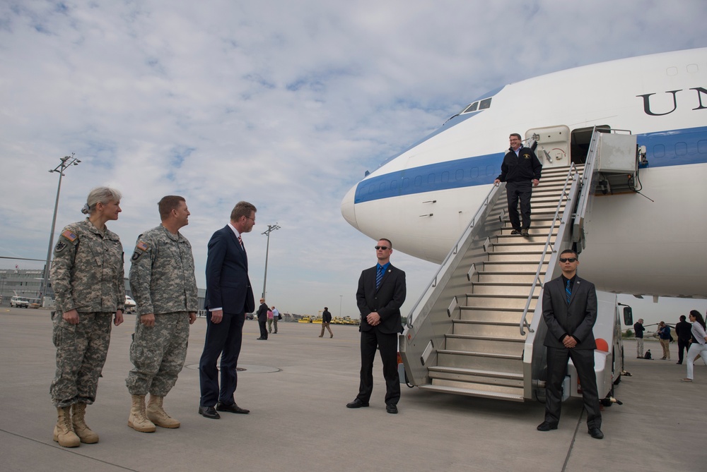 Secretary of defense visits the Grafenwoehr Training Area