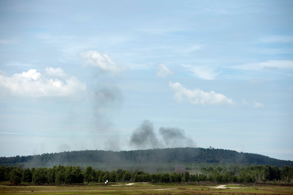 Secretary of defense visits the Grafenwoehr Training Area