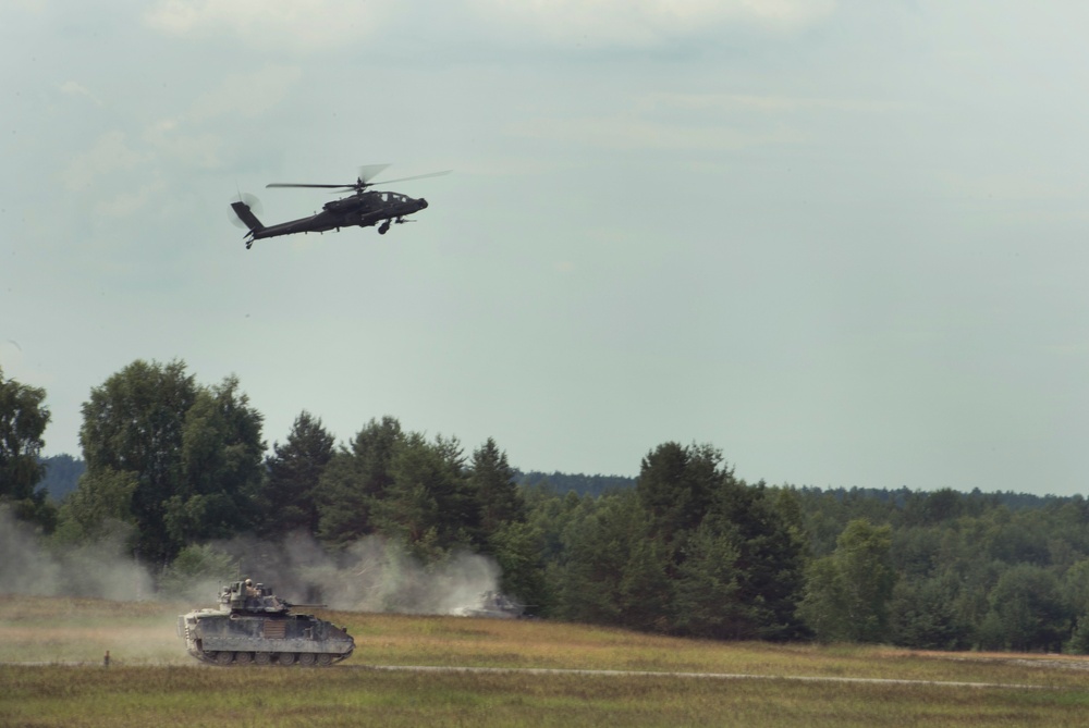 Secretary of defense visits the Grafenwoehr Training Area