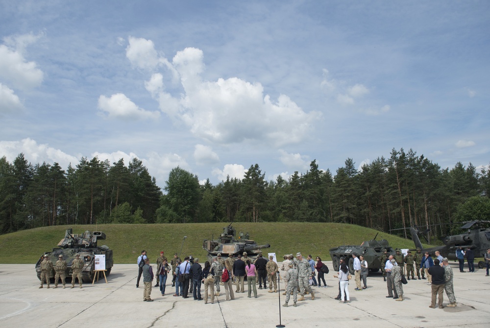 Secretary of defense visits the Grafenwoehr Training Area