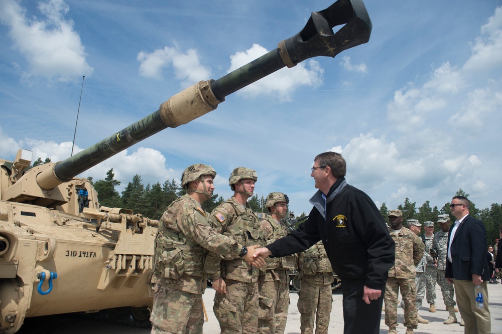 Secretary of defense visits the Grafenwoehr Training Area