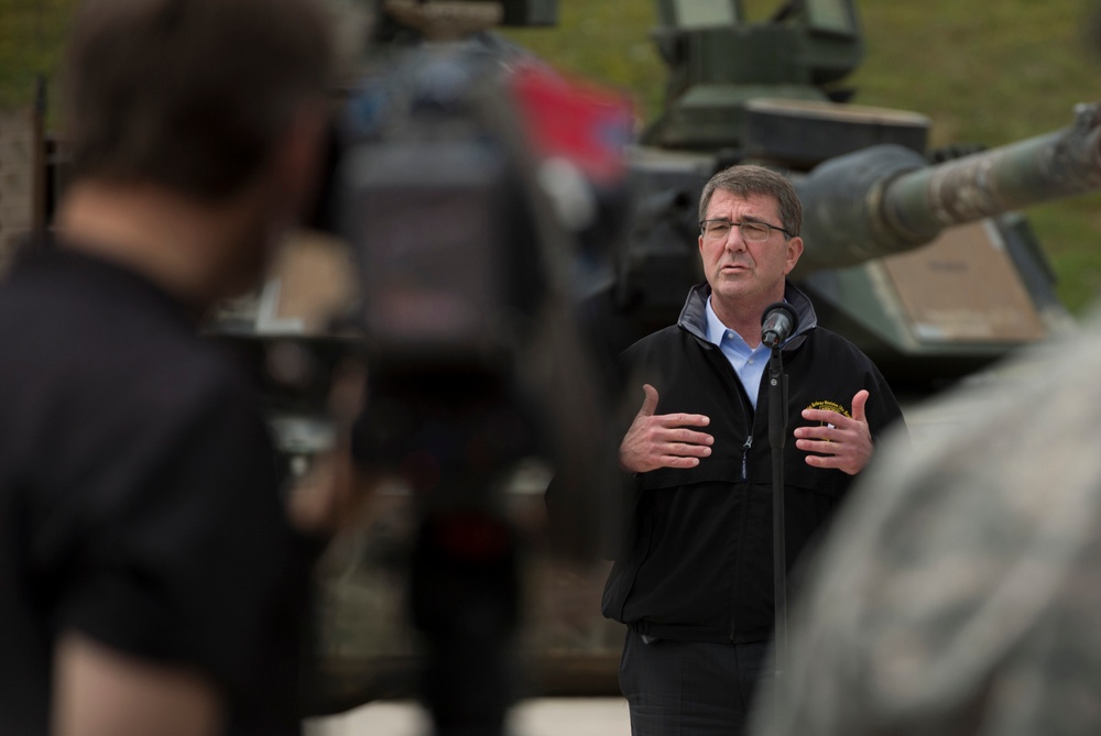 Secretary of defense visits the Grafenwoehr Training Area