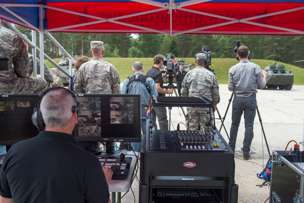 Secretary of defense visits the Grafenwoehr Training Area