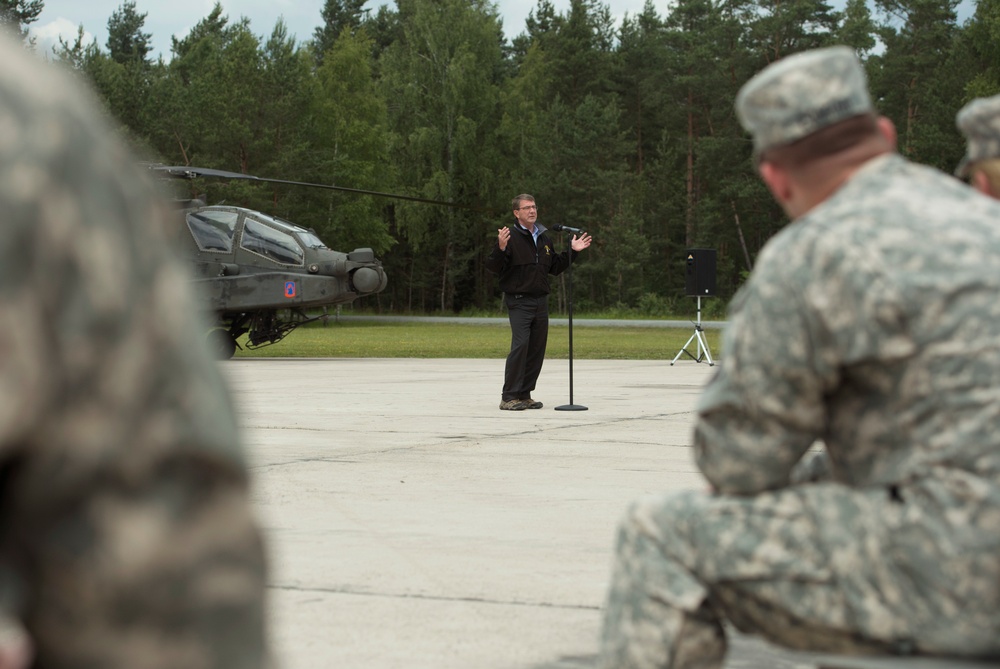 Secretary of defense visits the Grafenwoehr Training Area