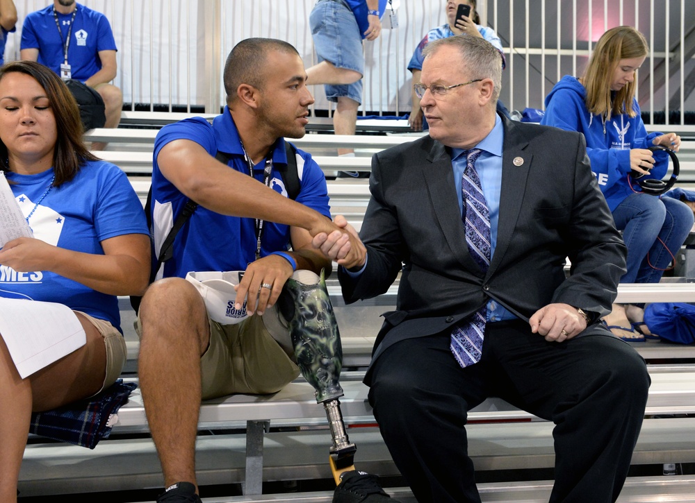 DSD Bob Work attends the 2015 Defense Department Warrior Games shooting competition