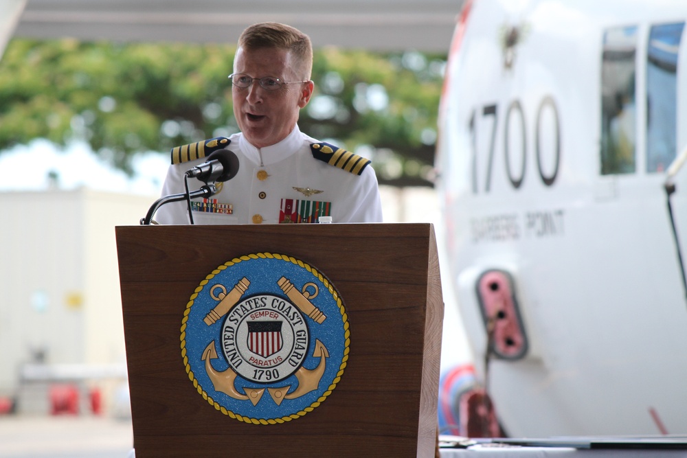 Coast Guard Air Station Barbers Point holds change of command and retirement ceremony