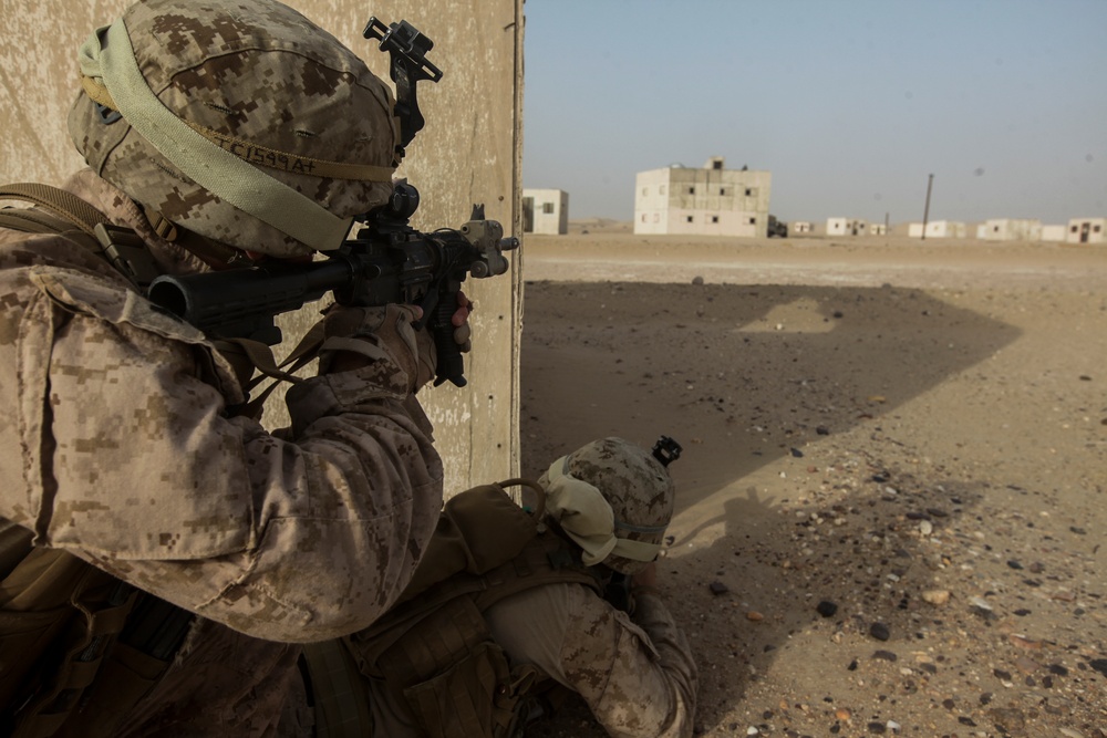 U.S. Marine Crisis Response Platoon conducts Mission Readiness Exercise in Southwest Asia