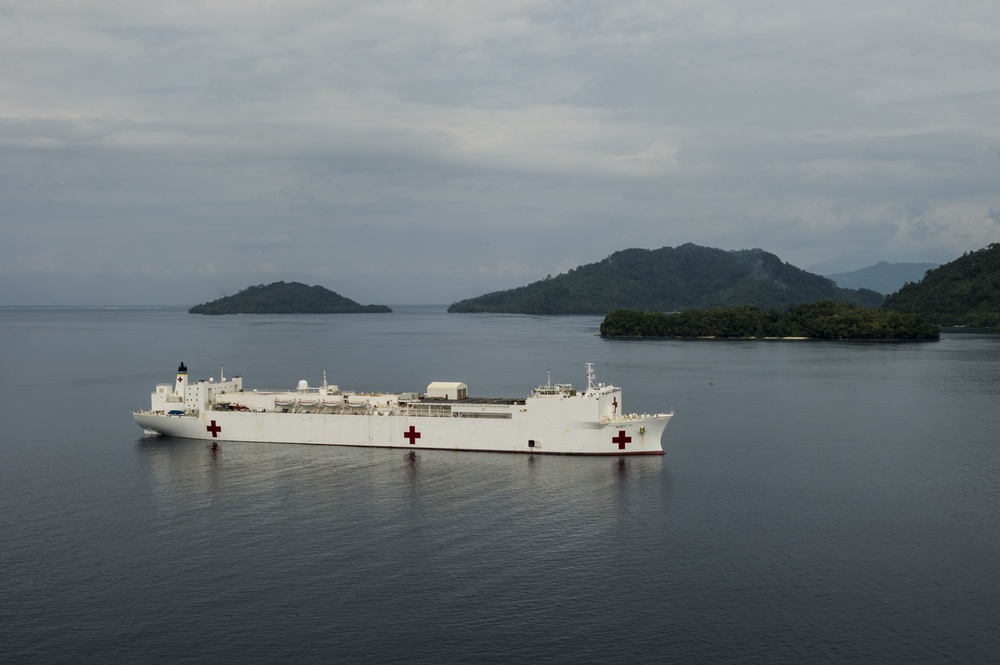 USNS Mercy arrives in Papua New Guinea for Pacific Partnership 2015