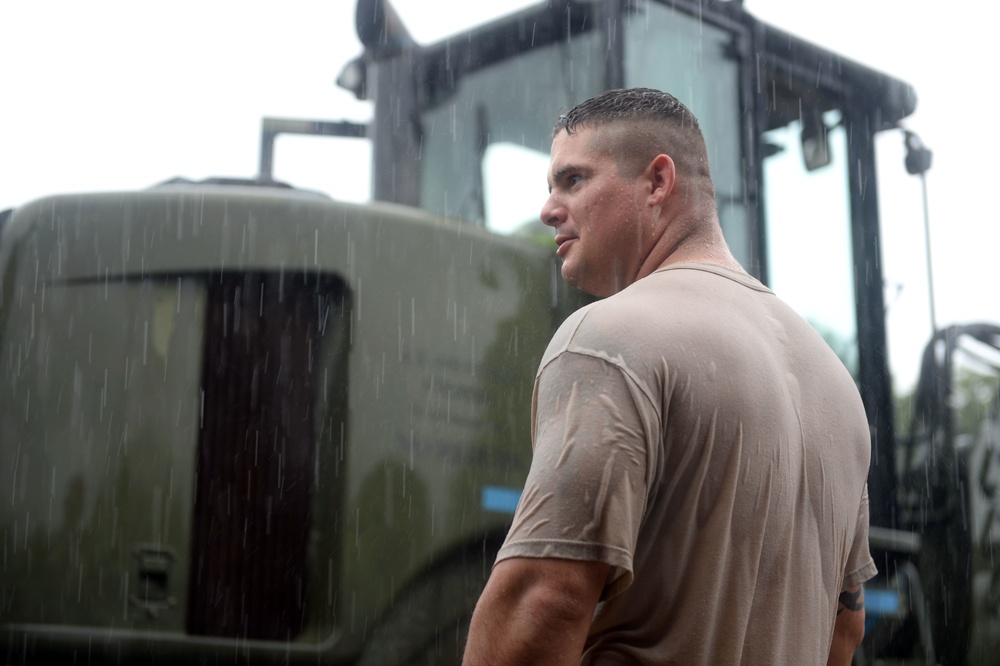 Drill team brings equipment to Honduras Aguan