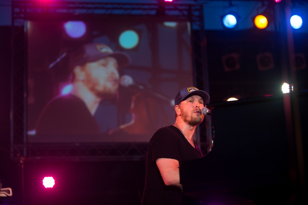 Gavin DeGraw performs live concert on Camp Courtney