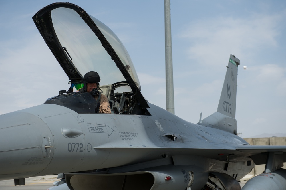 Brig. Gen. Kelly fini flight