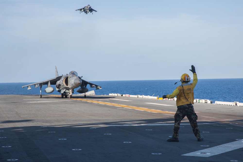 USS Kearsarge ARG/MEUEX