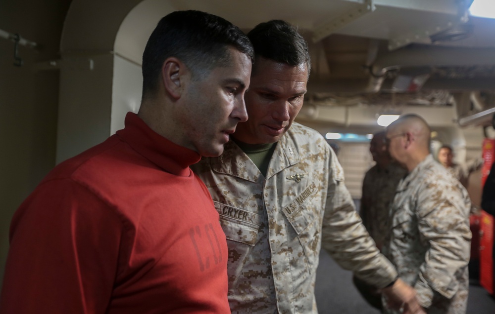 15th MEU CO visits the USS Anchorage