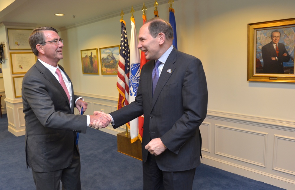 SecDef presents VA secretary with commemorative flag