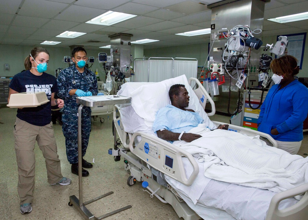 USNS Mercy transports six injured from Bougainville to ship for critical care