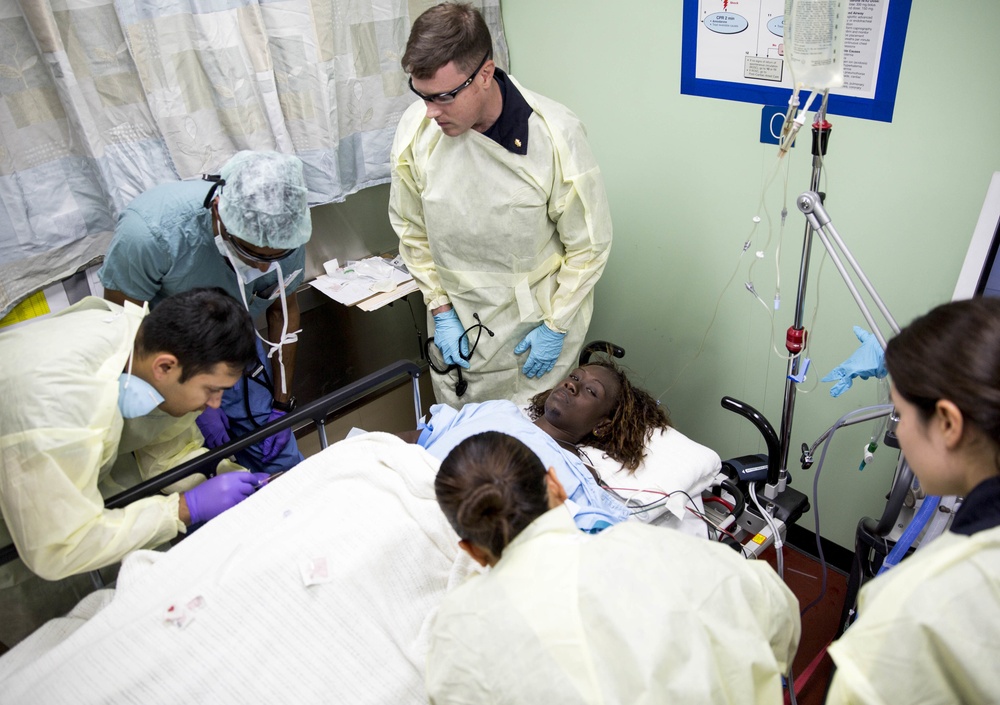 USNS Mercy transports injured people from Papua New Guinea to ship for emergency care during Pacific Partnership 2015