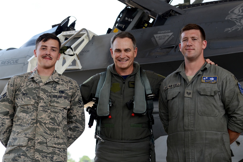 Ninth AF commander completes final F-16 flight